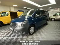 Usado Mercedes Vito Progressive 136 HP (100 kW) 2021 Azul Van