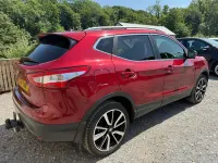 Used Nissan Qashqai S 110 HP (80 kW) 2016 Red SUV