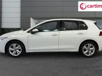 Second-hand VW Golf VIII Life 150 CP (110 kW) 2022 Alb Hatchback