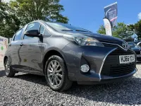 Used Toyota Yaris 99 HP (72 kW) 2016 Grey Hatchback