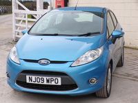 Usado Ford Fiesta Zetec 82 HP (60 kW) 2009 Azul Citadino