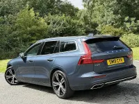 Used Volvo V60 Inscription 190 HP (139 kW) 2019 Blue Estate