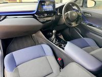 Second-hand Toyota C-HR 116 CP (85 kW) 2018 Albastru SUV