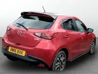 Używany Mazda 2 Inclusive 90 KM (66 kW) 2016 Czerwony Hatchback