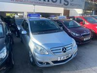 Usado Mercedes B160 SE 2011 Azul Monovolume