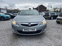 Używany Vauxhall Astra Elite 115 KM (84 kW) 2011 Srebrny Hatchback