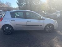 Usado Renault Clio II Expression 2010 Prateado Citadino