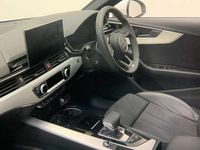 Begagnad Audi A4 S-Line 200 HK (147 kW) 2024 Vit Kombi