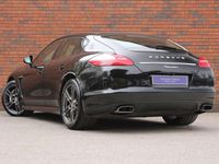 Used Porsche Panamera 250 HP (183 kW) 2012 Black Hatchback