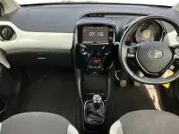 Used Toyota Aygo x-press 69 HP (50 kW) 2018 White Hatchback
