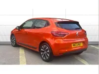 Used Renault Clio Evolution 143 HP (105 kW) 2023 Orange Hatchback