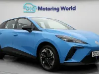 Begagnad MG MG4 EV SE 319 kW (435 HK) 2023 Blå Halvkombi