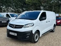 Used Vauxhall Vivaro S 100 HP (73 kW) 2022 White MPV