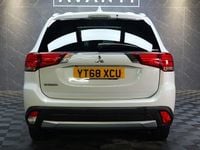 Used Mitsubishi Outlander 147 HP (108 kW) 2018 White SUV