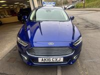 Usado Ford Mondeo Titanium 160 HP (117 kW) 2016 Azul Citadino