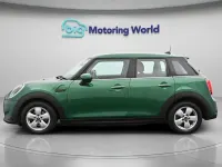 Usado Mini Cooper Classic 136 HP (100 kW) 2022 Verde Citadino