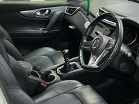 Used Nissan Qashqai Tekna 2018 Pure white SUV