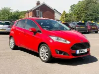 Used Ford Fiesta Titanium 100 HP (73 kW) 2015 Red Hatchback