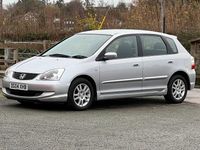 Begagnad Honda Civic SE 108 HK (79 kW) 2004 Silver Halvkombi