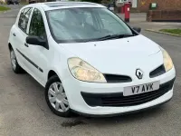 Used Renault Clio Expression 112 HP (82 kW) 2007 White Hatchback
