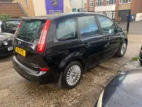Käytetty Ford C-MAX Titanium 2011 Musta Tila-auto