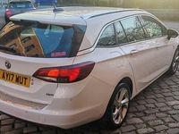 Used Vauxhall Astra SRi 136 HP (100 kW) 2017 White Estate