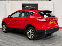 Used Nissan Qashqai Acenta 110 HP (80 kW) 2015 Red SUV