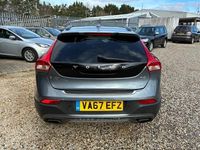 Begagnad Volvo V40 Pro 2018 Grå Halvkombi