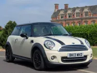 Used Mini Cooper Hatch 122 HP (89 kW) 2013 White Hatchback