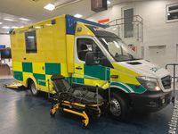 Used Mercedes Sprinter 190 HP (139 kW) 2015 Yellow Van