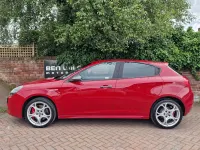 Used Alfa Romeo Giulietta Edizione Speciale 150 HP (110 kW) 2017 Red Hatchback