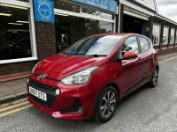 Usado Hyundai i10 Premium SE 87 CV (63 kW) 2017 Rojo Utilitario