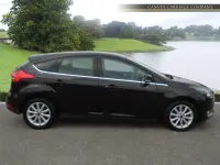 Usado Ford Focus Titanium 125 CV (91 kW) 2018 Negro Utilitario