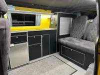 Begagnad VW Transporter Startline 2015 Gul Van