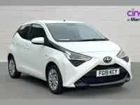 Used Toyota Aygo X-play 72 HP (52 kW) 2019 White Hatchback