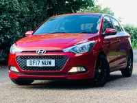 Used Hyundai i20 SE 84 HP (61 kW) 2017 Red Hatchback