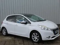 Used Peugeot 208 Style 80 HP (58 kW) 2014 White Hatchback