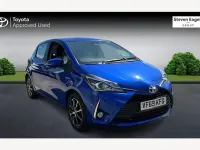 Used Toyota Yaris Hybrid 100 HP (73 kW) 2019 Blue Hatchback