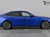 Begagnad BMW i4 M Sport 250 kW (340 HK) 2022 Blå Sedan