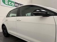 Used VW Golf VII SE 122 HP (89 kW) 2013 White Hatchback