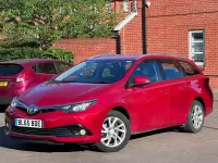 Used Toyota Auris Business Edition 116 HP (85 kW) 2015 Red Estate