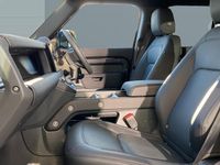 Used Land Rover Defender SE Dynamic 249 HP (183 kW) 2025 Estate