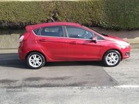 Used Ford Fiesta Zetec 82 HP (60 kW) 2016 Red Hatchback
