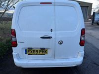 Used Vauxhall Combo Sportive 100 HP (73 kW) 2020 White MPV