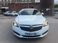 Used Vauxhall Insignia SRi 136 HP (100 kW) 2015 White Hatchback