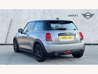 Begagnad Mini Cooper Classic 136 HK (100 kW) 2019 Silver Halvkombi