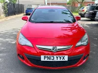 Używany Vauxhall Astra GTC SRi 140 KM (102 kW) 2013 Czerwony Hatchback