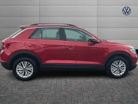 Used VW T-Roc Life 150 HP (110 kW) 2023 Red SUV