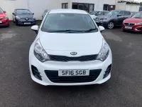 Used Kia Rio 84 HP (61 kW) 2016 White Hatchback