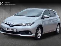 Used Toyota Auris Hybrid Business Edition 136 HP (100 kW) 2016 Silver Hatchback